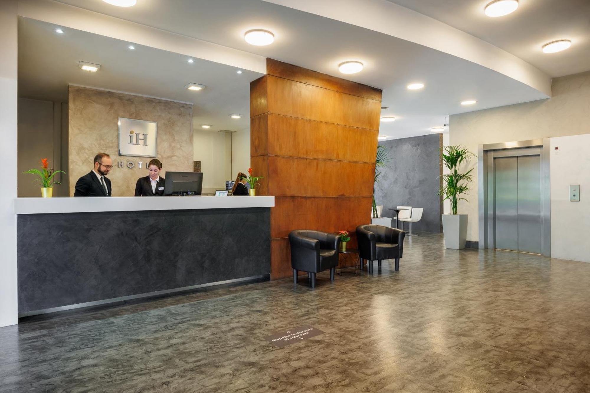 Ih Hotels Milano Lorenteggio — Foto’s 3